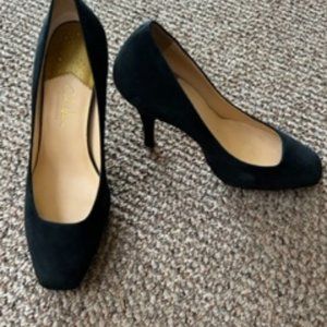 9B Cole Hahn Black suede pumps with slight platform sole